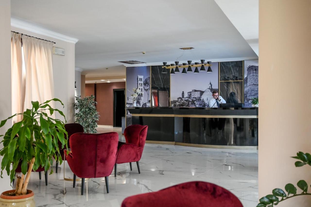 Roma Domus Hotel Ponzano Romano Esterno foto
