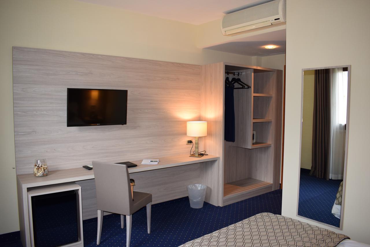Roma Domus Hotel Ponzano Romano Esterno foto